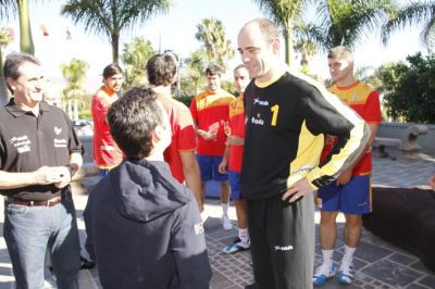 Seirullo con Dani Pedrosa y Seleccin Espaola Balonmano 2012 - www.entrenamientodeportivo.org